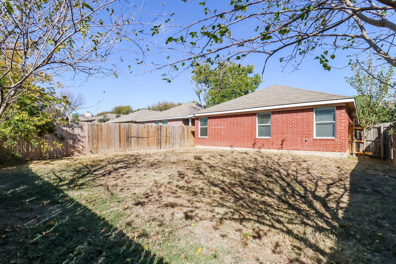 1,910/Mo, 1100 Savage Dr Denton, TX 76207 Rear View 2