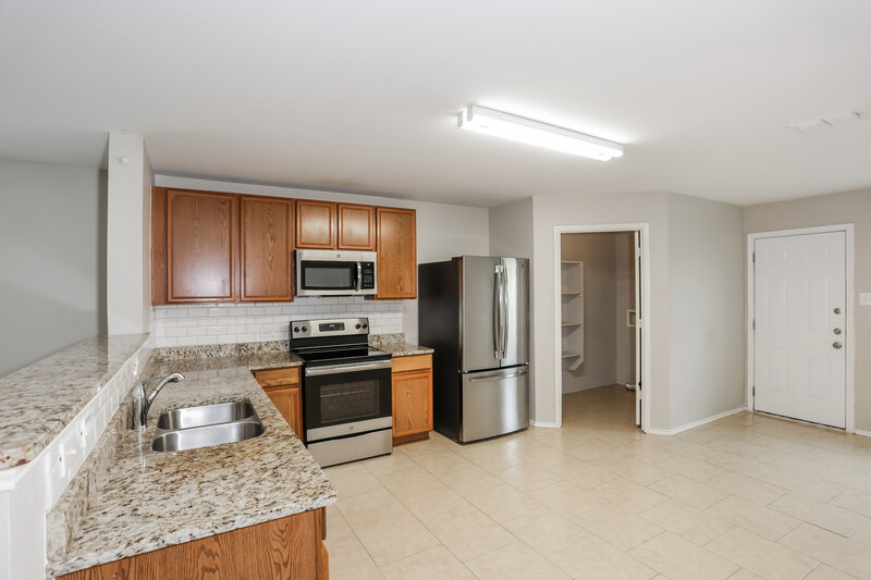 1,985/Mo, 1453 Castle Ridge Road Fort Worth, TX 76140 Kitchen View 2