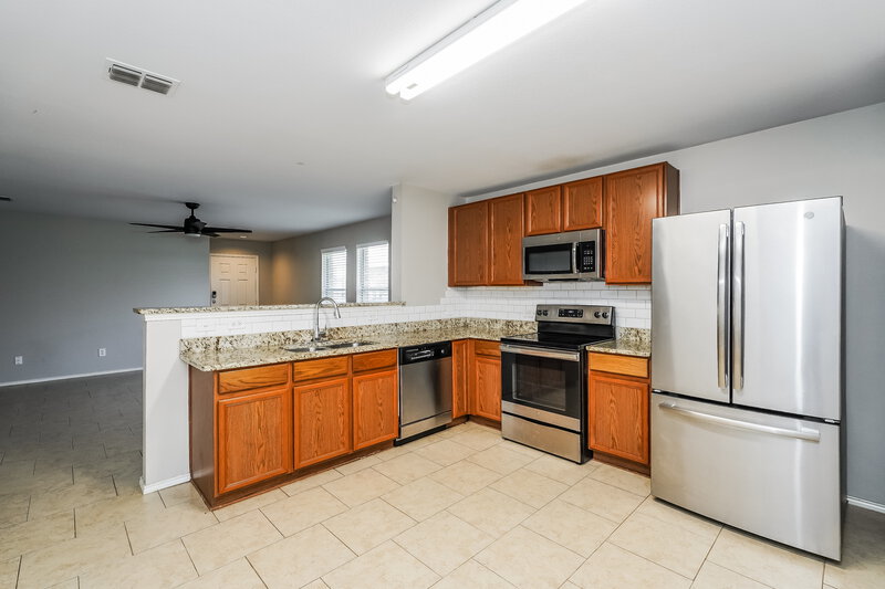 1,840/Mo, 1453 Castle Ridge Road Fort Worth, TX 76140 Kitchen View