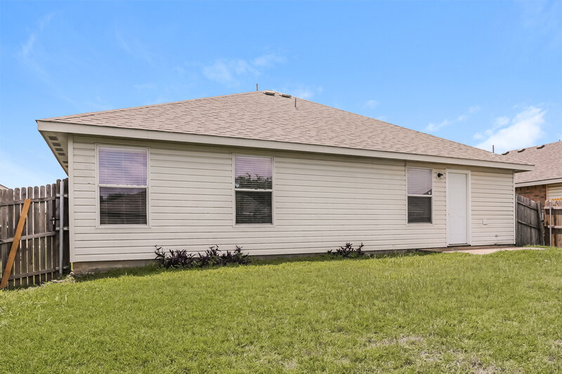 1,985/Mo, 1453 Castle Ridge Road Fort Worth, TX 76140 Rear View 2