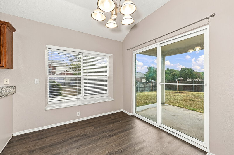 2,270/Mo, 822 Cascade Dr Glenn Heights, TX 75154 Breakfast Nook View