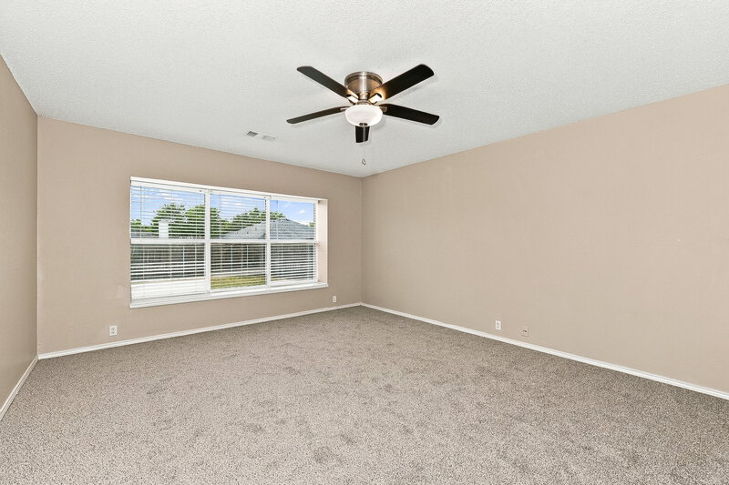 2,270/Mo, 822 Cascade Dr Glenn Heights, TX 75154 Primary Bedroom View