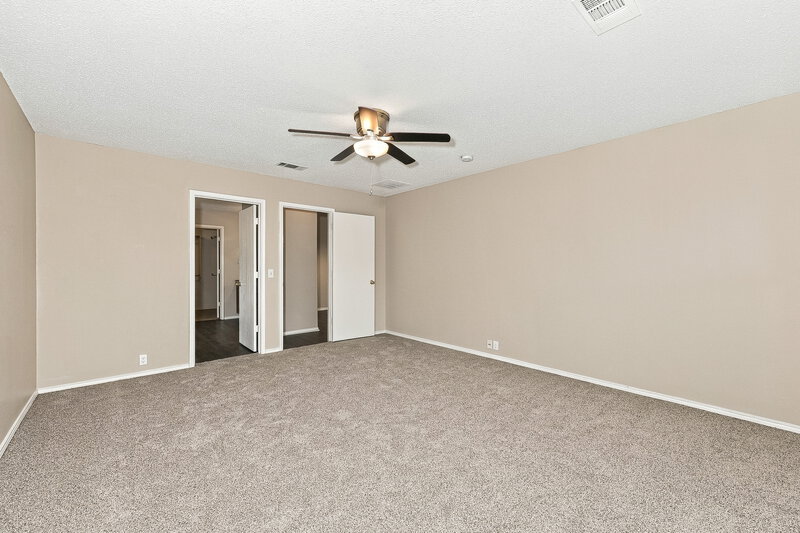 2,270/Mo, 822 Cascade Dr Glenn Heights, TX 75154 Primary Bedroom View 2