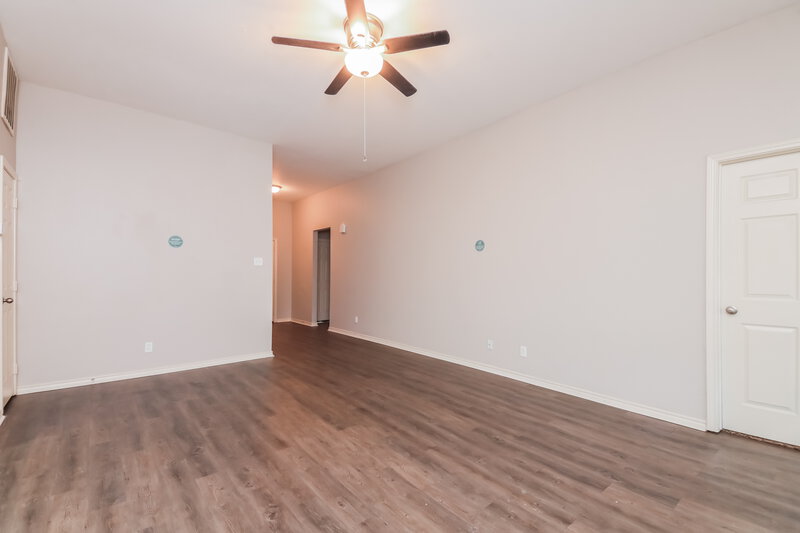 1,965/Mo, 132 Hamilton Dr Terrell, TX 75160 Living Room View 3