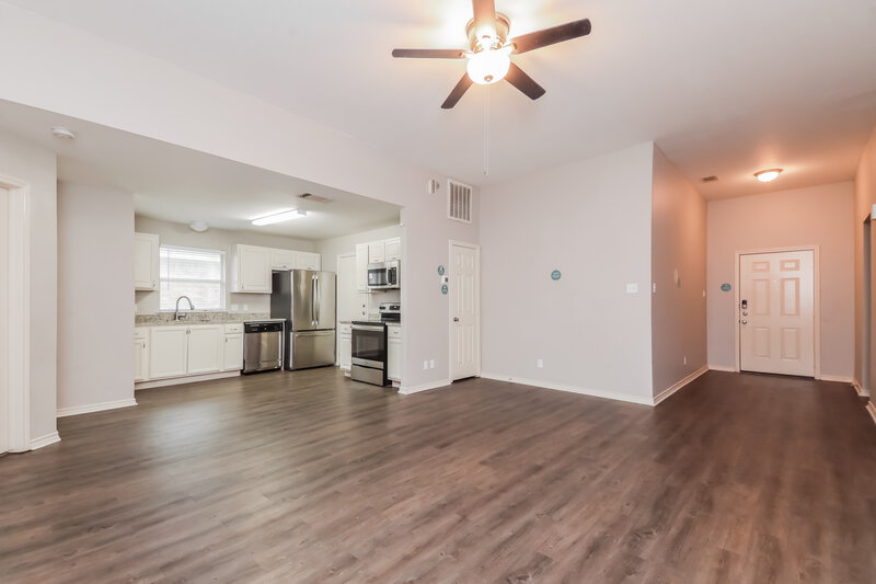 1,965/Mo, 132 Hamilton Dr Terrell, TX 75160 Dining Room View