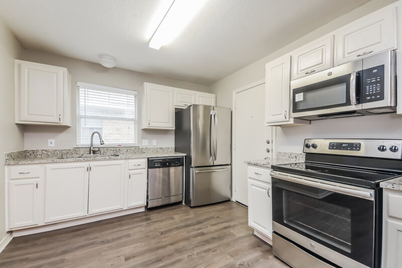 1,965/Mo, 132 Hamilton Dr Terrell, TX 75160 Kitchen View