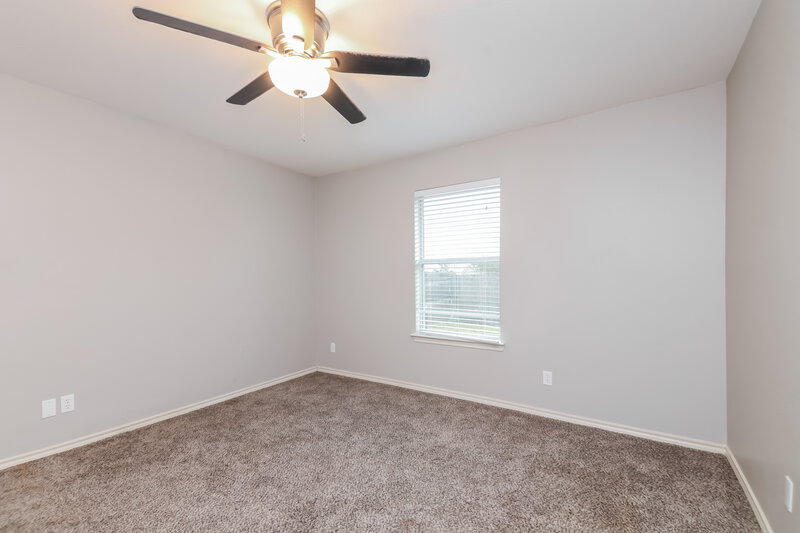 1,965/Mo, 132 Hamilton Dr Terrell, TX 75160 Main Bedroom View