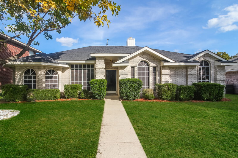 2,020/Mo, 1528 Warwick Drive Lancaster, TX 75134 External View