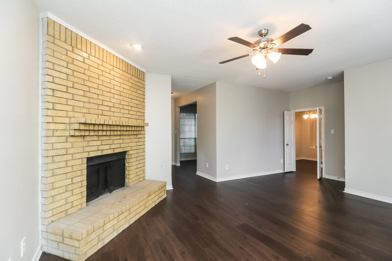 2,020/Mo, 1528 Warwick Drive Lancaster, TX 75134 Living Room View