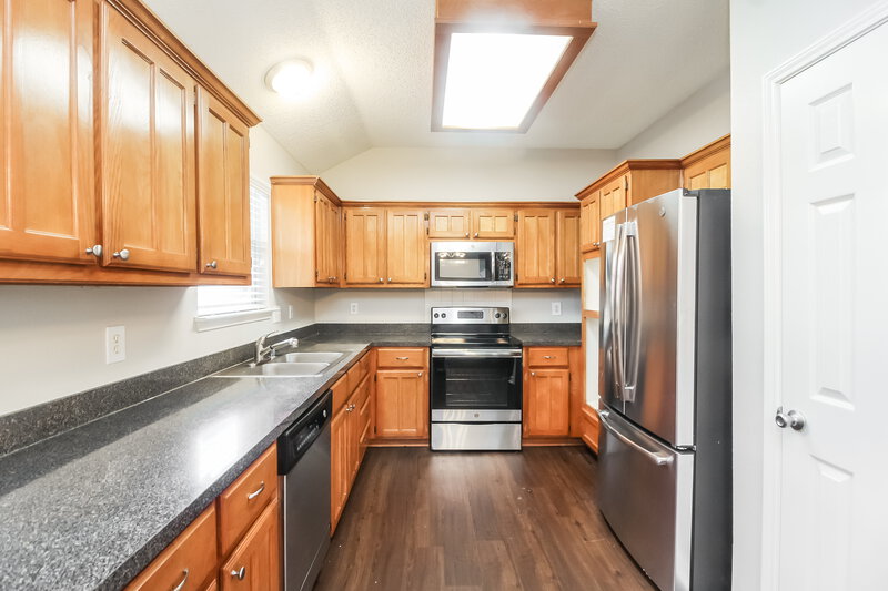 2,020/Mo, 1528 Warwick Drive Lancaster, TX 75134 Kitchen View