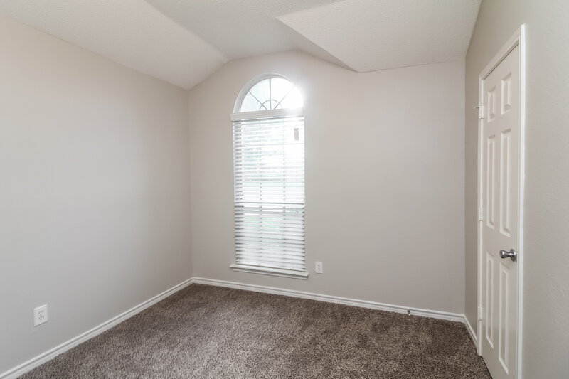 2,020/Mo, 1528 Warwick Drive Lancaster, TX 75134 Bedroom View 2
