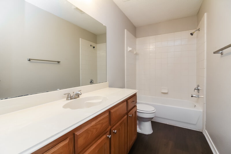 2,020/Mo, 1528 Warwick Drive Lancaster, TX 75134 Bathroom View