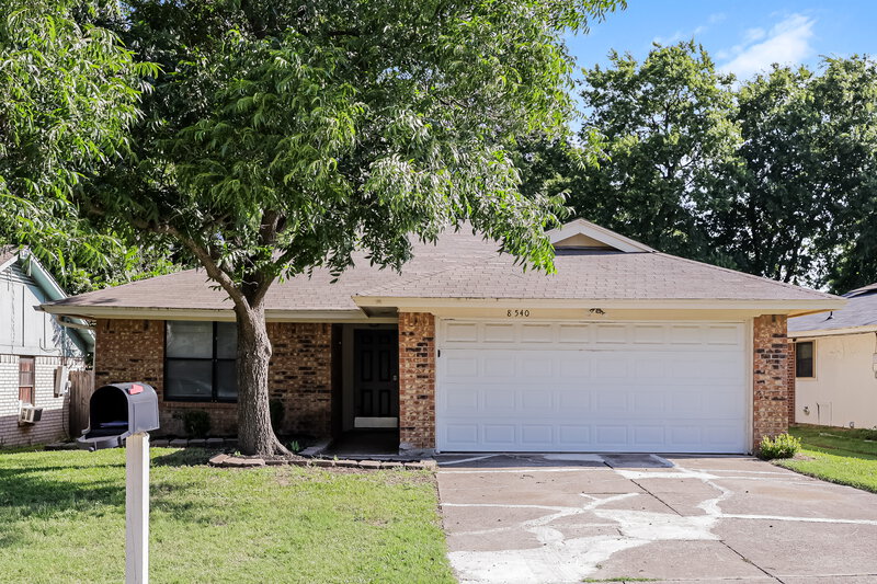 1,800/Mo, 8540 Whitney Drive White Settlement, TX 76108 External View