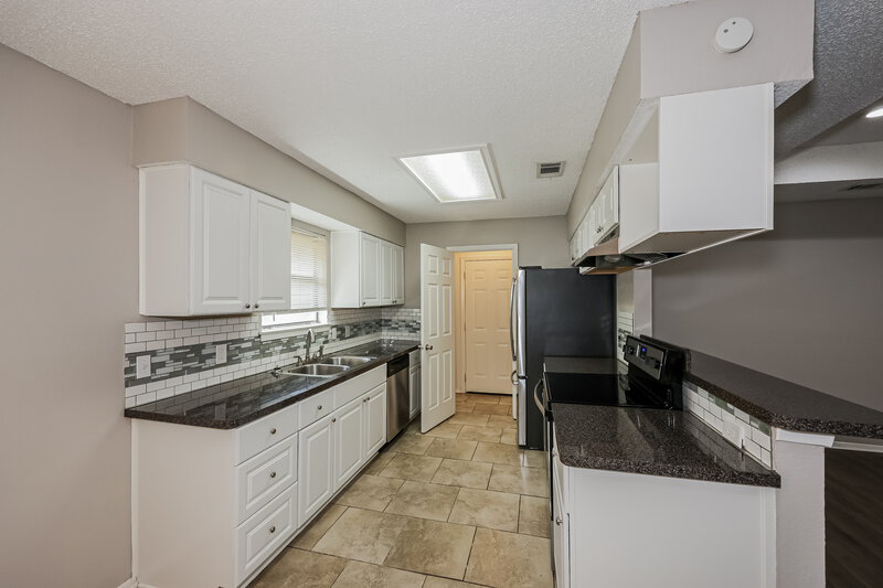 1,800/Mo, 8540 Whitney Drive White Settlement, TX 76108 Kitchen View