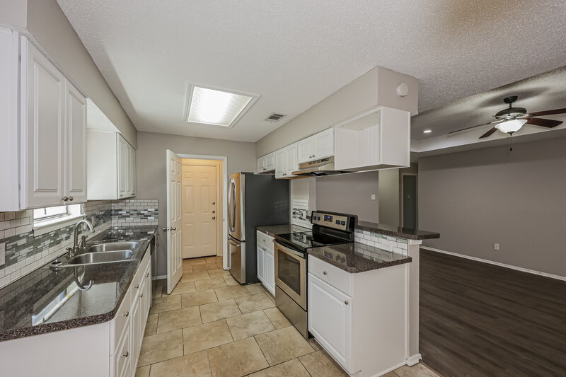 1,800/Mo, 8540 Whitney Drive White Settlement, TX 76108 Kitchen View 2