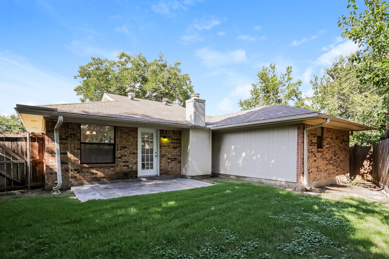 1,800/Mo, 8540 Whitney Drive White Settlement, TX 76108 Rear View 2