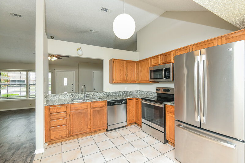 2,005/Mo, 4702 Waxwing Drive Arlington, TX 76018 Kitchen View 2