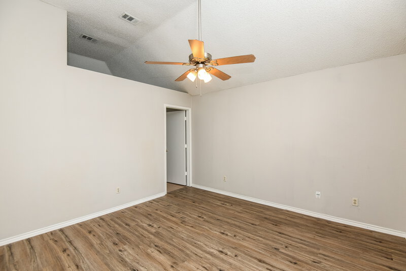 2,005/Mo, 4702 Waxwing Drive Arlington, TX 76018 Main Bedroom View