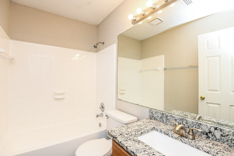 2,005/Mo, 4702 Waxwing Drive Arlington, TX 76018 Bathroom View