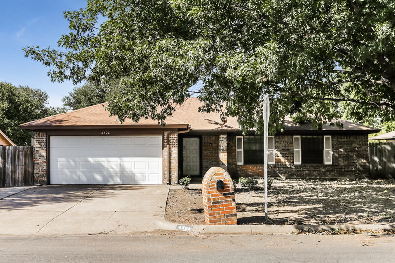 1,940/Mo, 4524 Yellowleaf Drive Fort Worth, TX 76133 External View