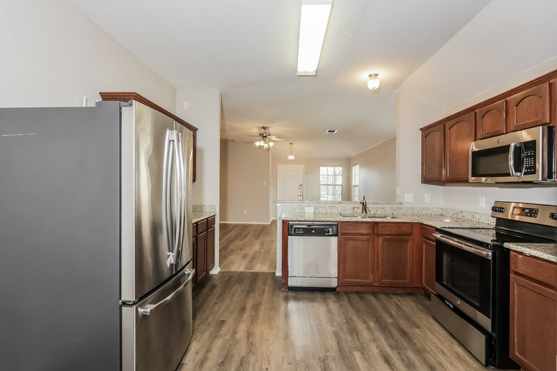 1,695/Mo, 4018 Ridgetop Drive Heartland, TX 75126 Kitchen View 3