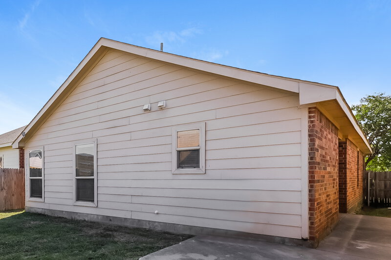 1,695/Mo, 4018 Ridgetop Drive Heartland, TX 75126 Rear View