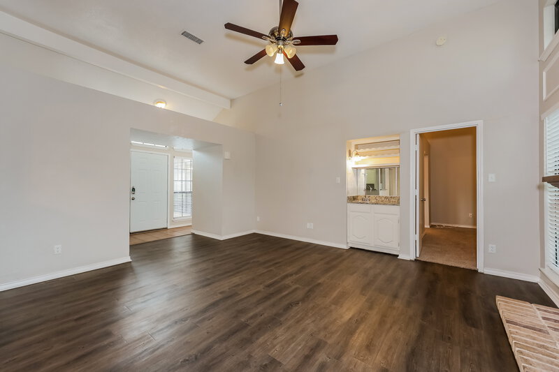 2,230/Mo, 2208 Gladstone Drive Arlington, TX 76018 Living Room View