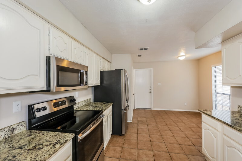 2,230/Mo, 2208 Gladstone Drive Arlington, TX 76018 Kitchen View
