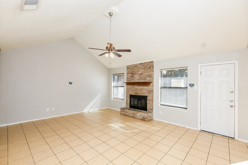 2,025/Mo, 717 Parkwest Boulevard Saginaw, TX 76179 Living Room View 3