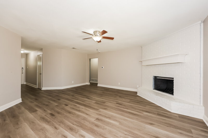 1,950/Mo, 1721 Steinburg Lane Fort Worth, TX 76134 Living Room View 2