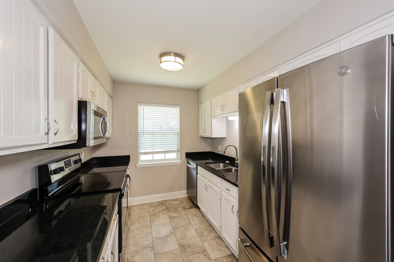1,950/Mo, 1721 Steinburg Lane Fort Worth, TX 76134 Kitchen View 2