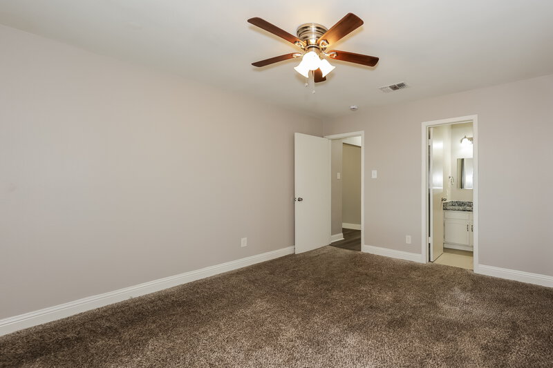 1,950/Mo, 1721 Steinburg Lane Fort Worth, TX 76134 Main Bedroom View 2
