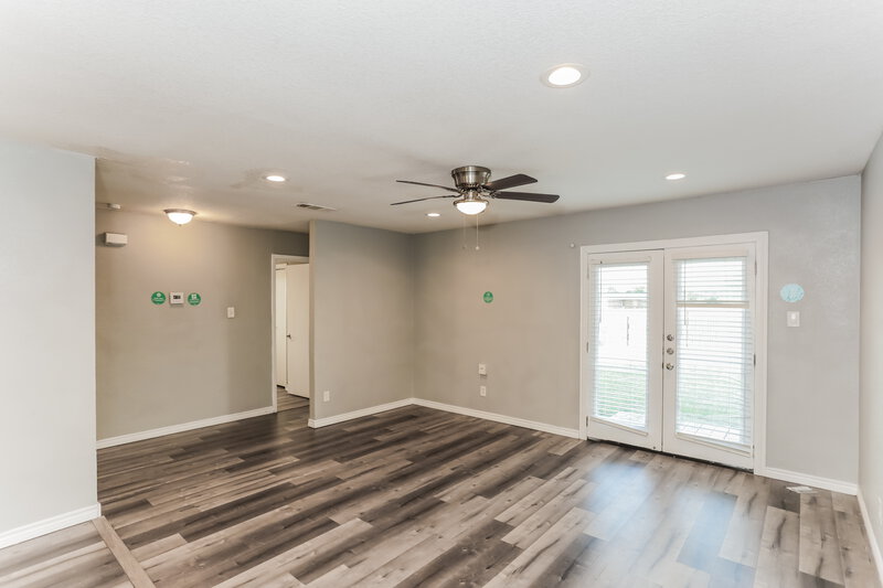 2,800/Mo, 1937 Bolingbroke Court Fort Worth, TX 76140 Living Room View 3