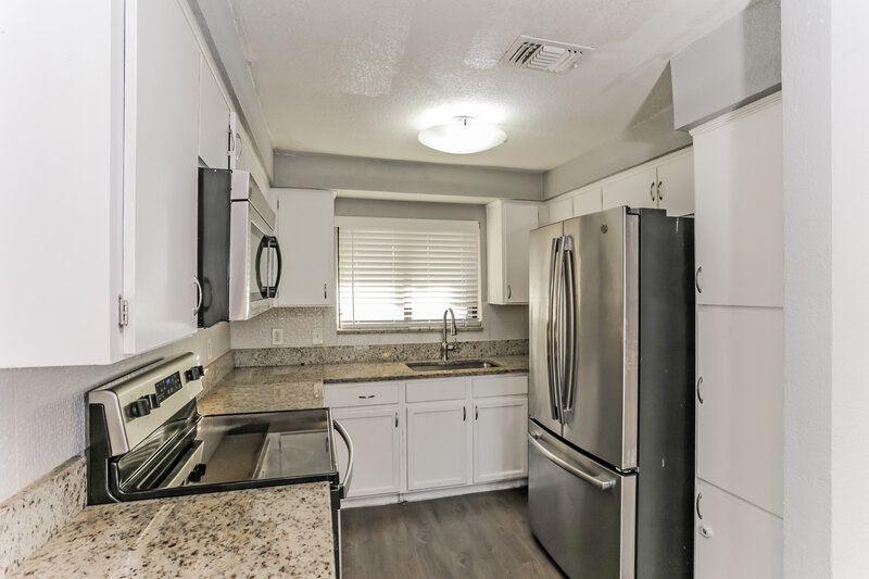 2,800/Mo, 1937 Bolingbroke Court Fort Worth, TX 76140 Kitchen View