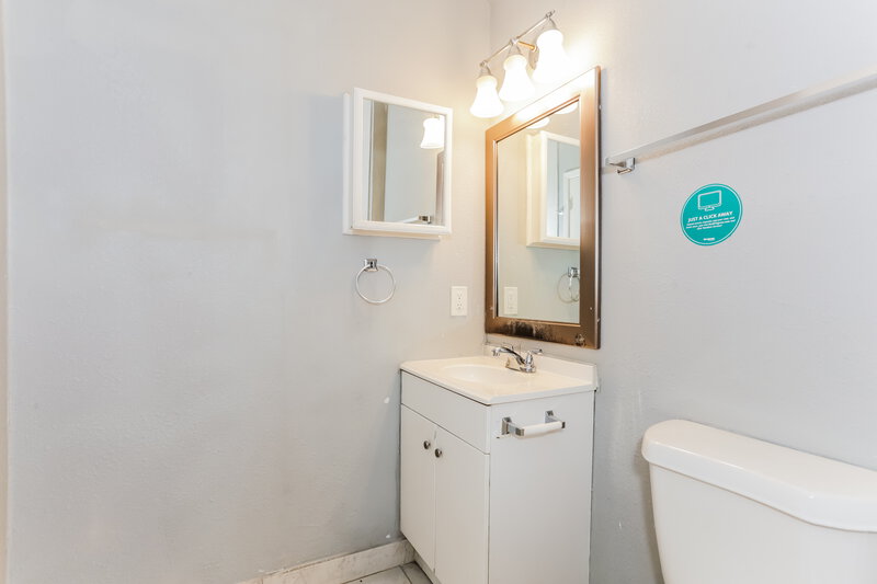 2,800/Mo, 1937 Bolingbroke Court Fort Worth, TX 76140 Bathroom View