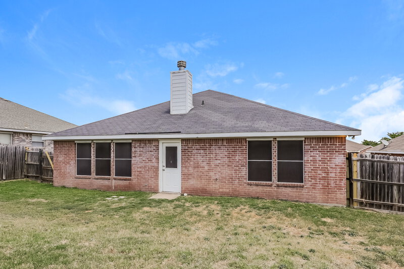 2,400/Mo, 1082 Magnolia Lane Cedar Hill, TX 75104 Rear View