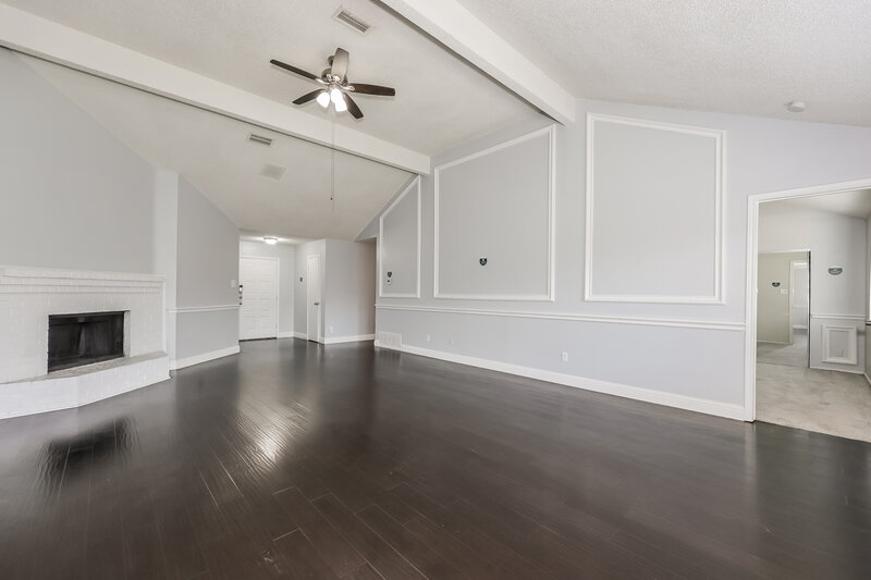 2,075/Mo, 607 Perry Court Cedar Hill, TX 75104 Living Room View 2