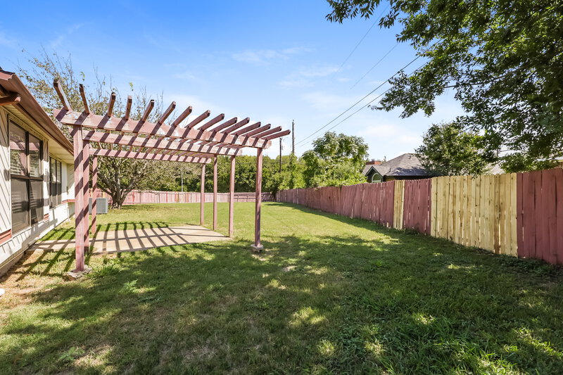 2,075/Mo, 607 Perry Court Cedar Hill, TX 75104 Rear View 2