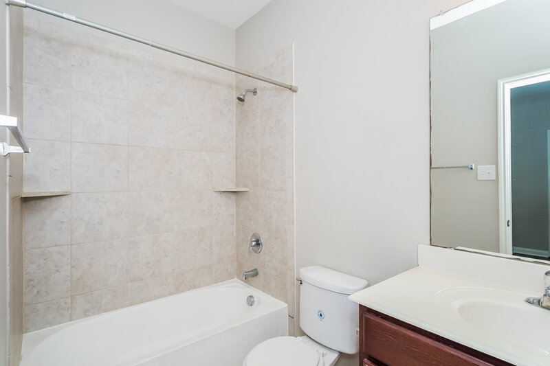 2,105/Mo, 6120 Chalk Hollow Drive Fort Worth, TX 76179 Bathroom View