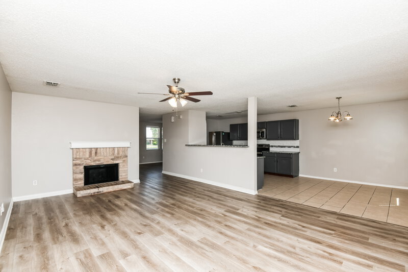 2,015/Mo, 1505 Queen Annes Drive Burleson, TX 76028 Living Room View 4