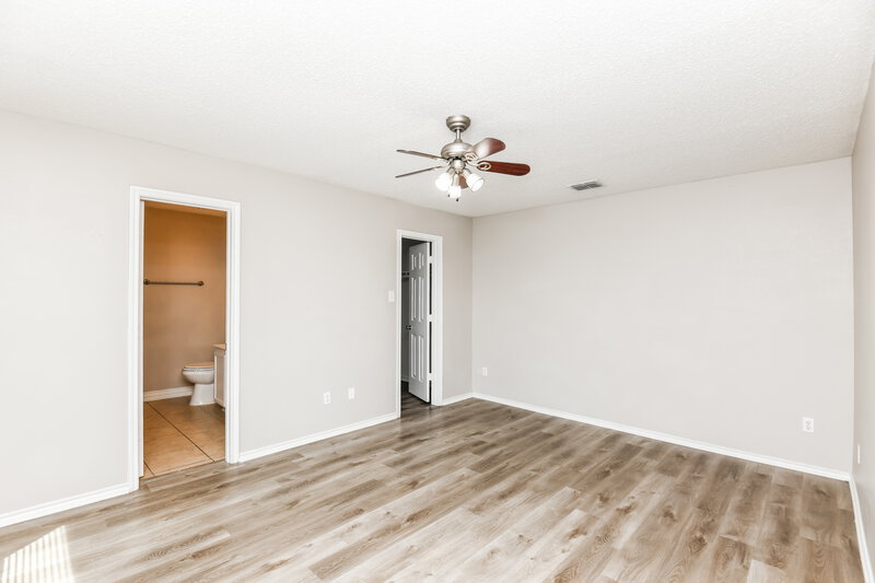 2,015/Mo, 1505 Queen Annes Drive Burleson, TX 76028 Main Bedroom View