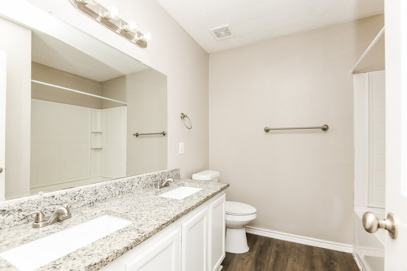 2,015/Mo, 1505 Queen Annes Drive Burleson, TX 76028 Bathroom View