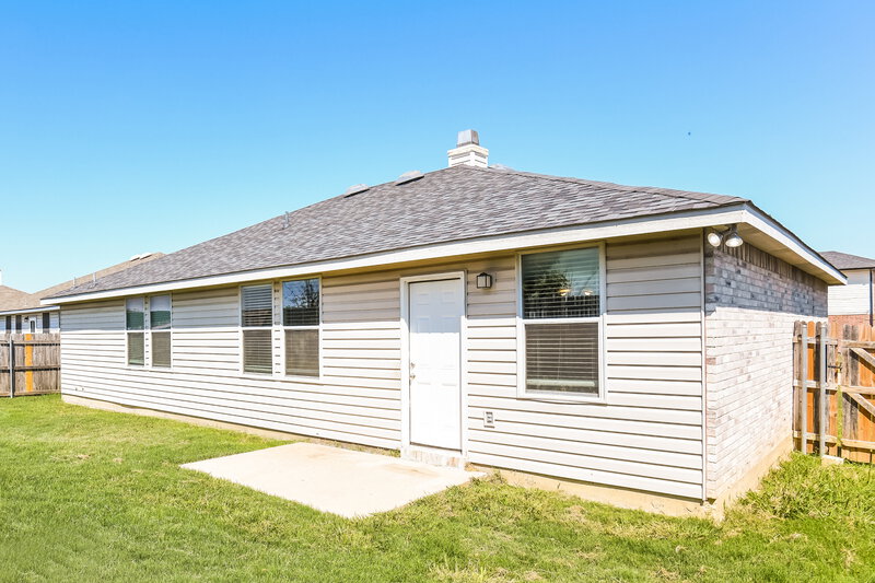 2,015/Mo, 1505 Queen Annes Drive Burleson, TX 76028 Rear View
