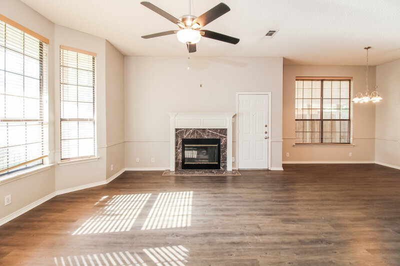2,455/Mo, 1117 Brittany Drive Denton, TX 76209 Living Room View