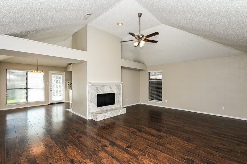 1,995/Mo, 3309 Country Creek Lane Fort Worth, TX 76123 Living Room View