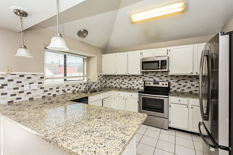 1,995/Mo, 3309 Country Creek Lane Fort Worth, TX 76123 Kitchen View