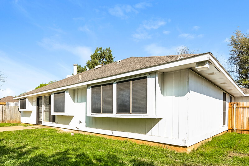 1,995/Mo, 3309 Country Creek Lane Fort Worth, TX 76123 Rear View