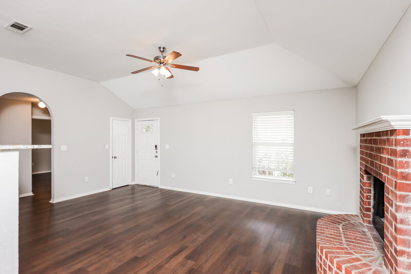 2,165/Mo, 3333 N Bell Avenue Denton, TX 76207 Living Room View