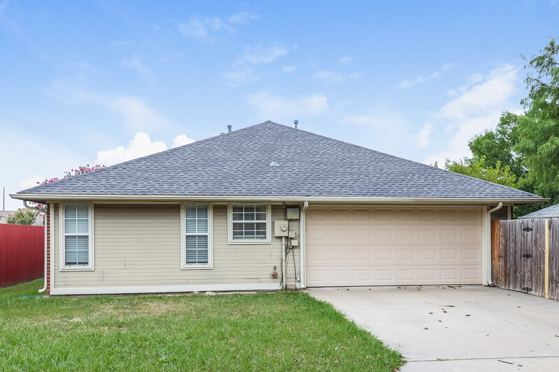 2,165/Mo, 3333 N Bell Avenue Denton, TX 76207 Rear View 2
