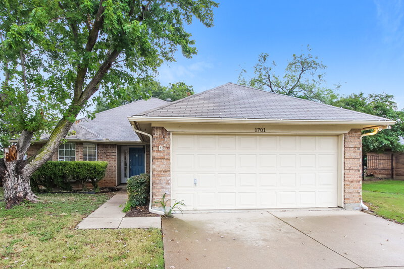 2,205/Mo, 1701 Gainsborough Way Fort Worth, TX 76134 External View